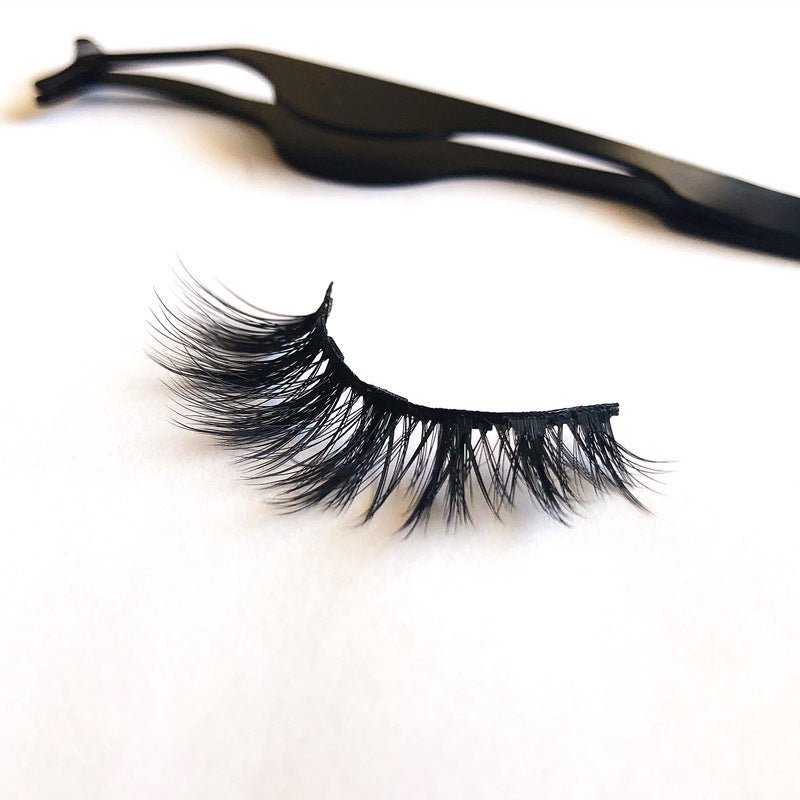 A Pair Of False Eyelashes With Magnets - Divine Janisal Design