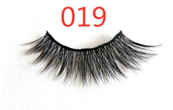 A Pair Of False Eyelashes With Magnets - Divine Janisal Design
