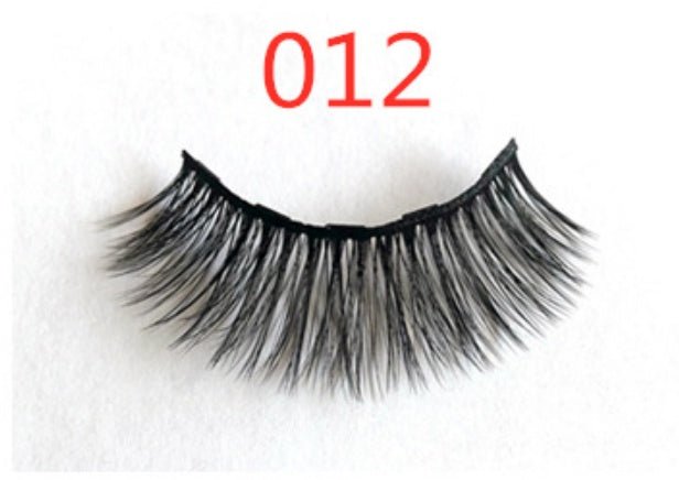 A Pair Of False Eyelashes With Magnets - Divine Janisal Design