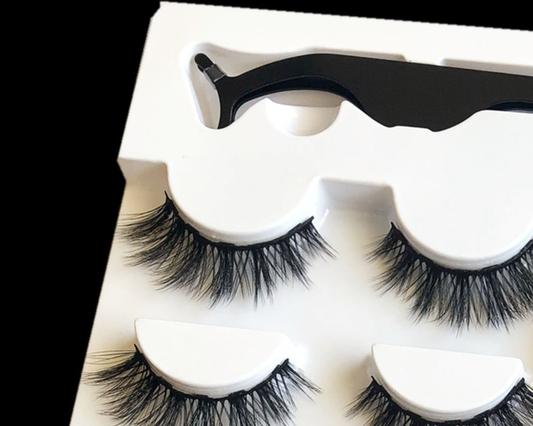 A Pair Of False Eyelashes With Magnets - Divine Janisal Design