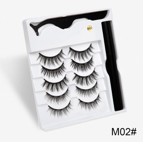 A Pair Of False Eyelashes With Magnets - Divine Janisal Design