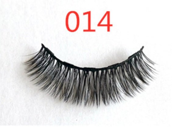 A Pair Of False Eyelashes With Magnets - Divine Janisal Design