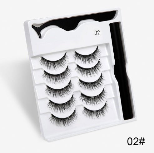 A Pair Of False Eyelashes With Magnets - Divine Janisal Design